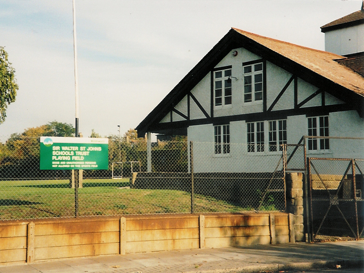OGA Clubhouse 2000